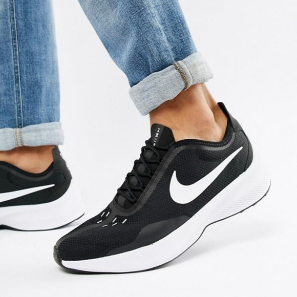 nike fast racer
